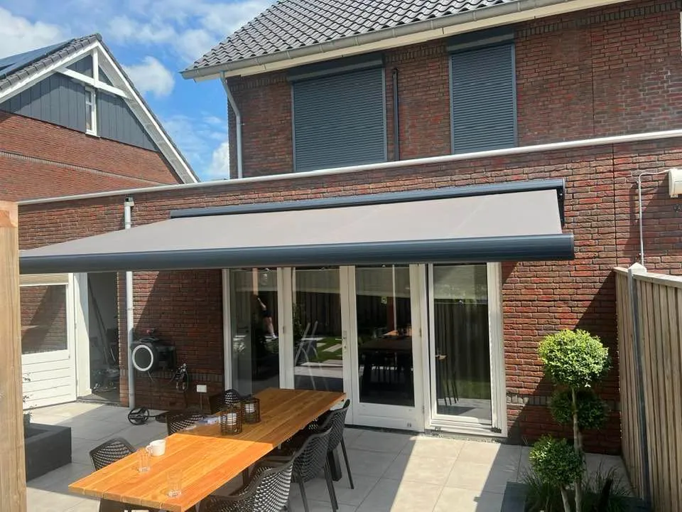 Knikarmschermen zelf montage? Ook in Hulst